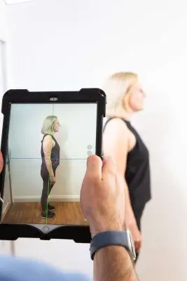 postural screen tech at wimbledon clinic osteopathy
